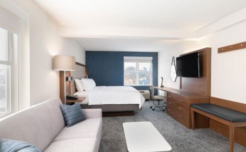Hotel Holiday Inn Express & Suites Boston-Cambridge image