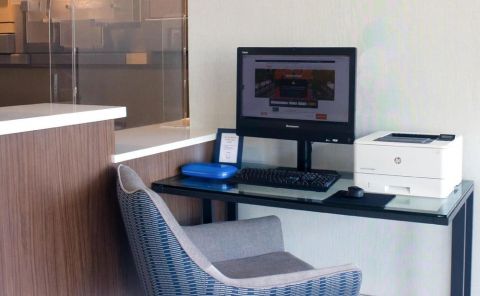 Hotel Holiday Inn Express & Suites Boston-Cambridge image