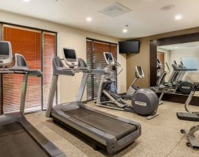 Well equipped fitness center at DoubleTree Atlanta Airport.