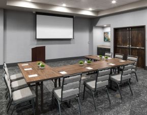 Professional meeting room at Courtyard By Marriott Houston Heights/I-10.