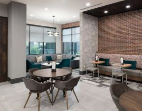 Lobby and coworking space at Courtyard By Marriott Houston Heights/I-10.