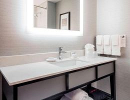 Courtyard By Marriott Boston Brookline, Brookline