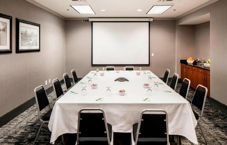 Courtyard By Marriott Boston Brookline, Brookline