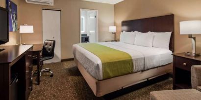 Day use room with work desk at Best Western Fort Lee.
