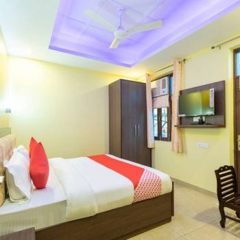 Hotel Airport Hotel Redstone image