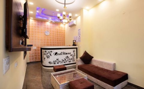 Hotel Airport Hotel Redstone image