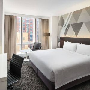Day use room with natural light at Courtyard By Marriott Long Island City/New York Manhattan View.