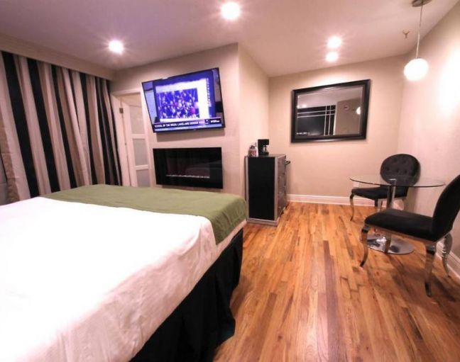 Hyde Park Hotel