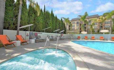 Hotel Hilton Irvine - Orange County Airport image