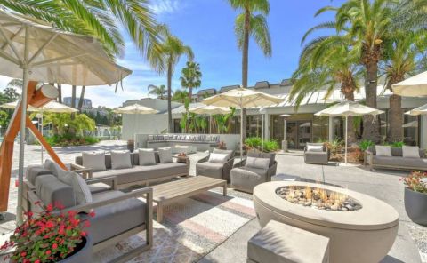 Hotel Hilton Irvine - Orange County Airport image