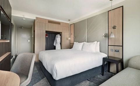 Hotel Hyatt Place London Heathrow Airport image