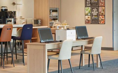 Hotel Hyatt Place London Heathrow Airport image