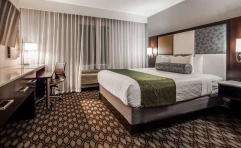 Hotel Best Western Premier NYC Gateway image