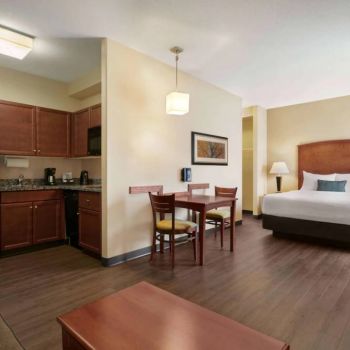 Hotel Days Inn Sherwood Park image
