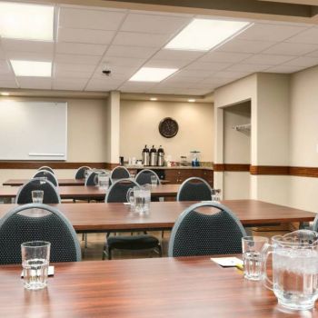 Hotel Days Inn Sherwood Park image
