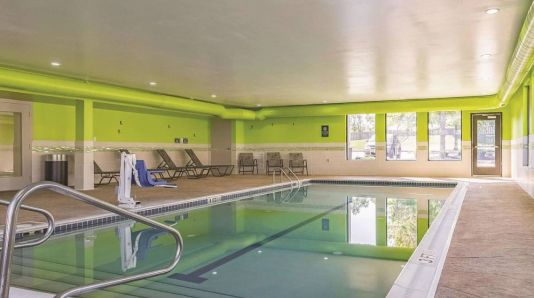 La Quinta Inn & Suites Cleveland Airport West, North Olmsted