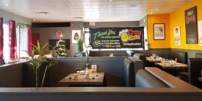 Dining area at Riviera Motor Inn.