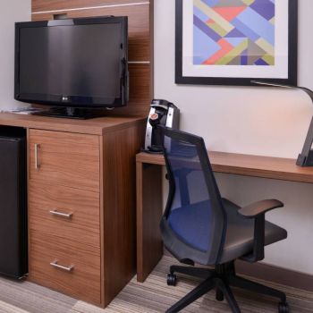 Hotel Holiday Inn Express New Orleans St. Charles Ave image