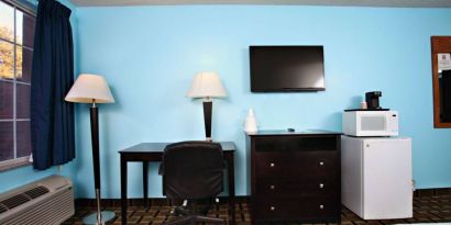 Day use room amenities at Coratel Inn & Suites By Jasper Newton.