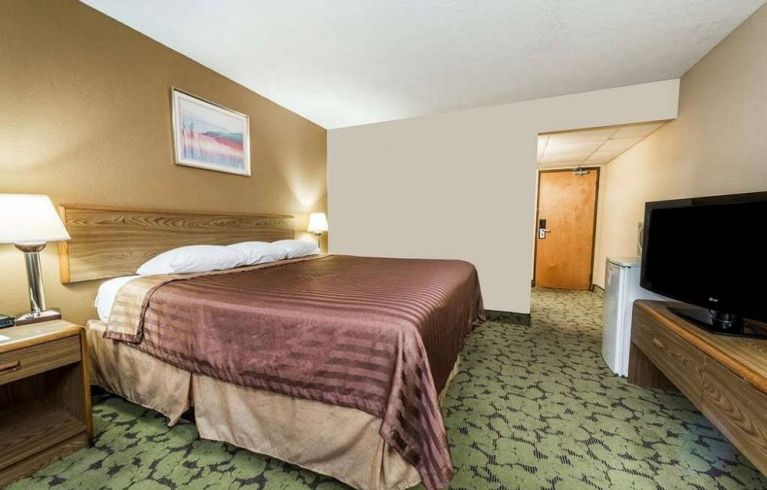 Travelodge By Wyndham Bloomington, Bloomington (IN)