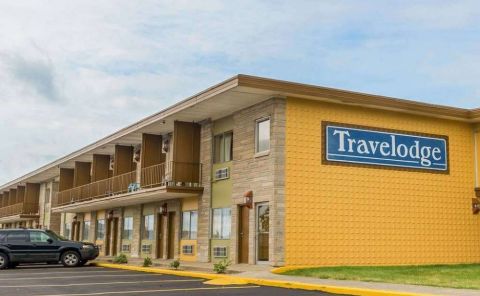 Hotel Travelodge By Wyndham Bloomington image