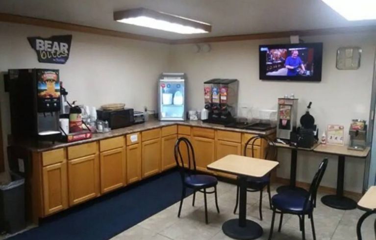 Travelodge By Wyndham Bloomington, Bloomington (IN)