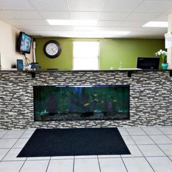 Hotel Sky-Palace Inn & Suites Park City Wichita North image