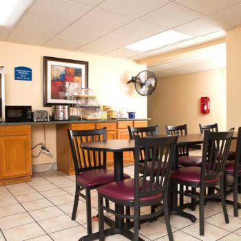 Hotel Sky-Palace Inn & Suites Park City Wichita North image