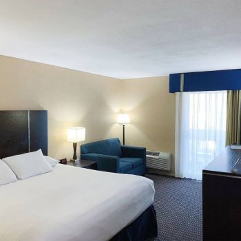 Hotel The Pacific Inn image