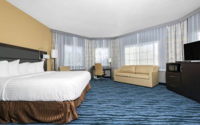 Spacious day use room at Hotel 1550 SFO.