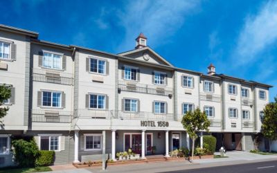 Hotel exterior at Hotel 1550 SFO.