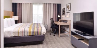 Day use room with work desk at Country Inn & Suites Chicago/Tinley Park.