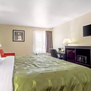 Day use room with natural light at Quality Inn Greenville I-30.