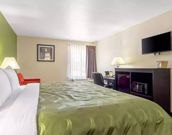 Day use room with natural light at Quality Inn Greenville I-30.