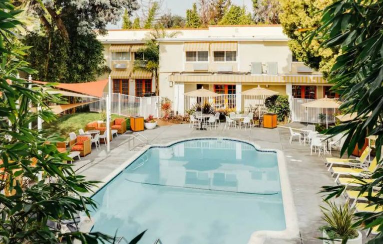 Wild Palms Hotel, Sunnyvale