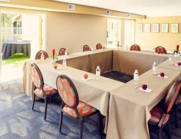 Wild Palms Hotel, Sunnyvale