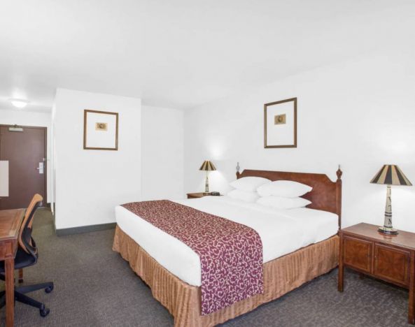 Ramada Inn By Wyndham Barstow CA