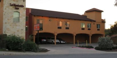 Hotel exterior at La Hacienda Inn Alamodome/Riverwalk.
