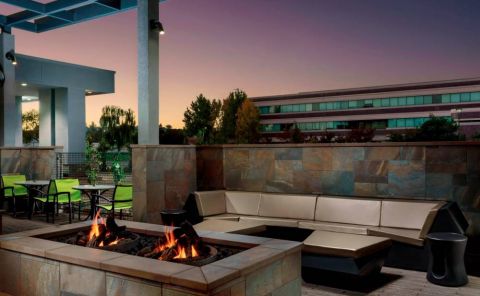 Hotel Springhill Suites By Marriott Belmont / Redwood Shores image