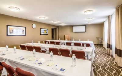 Meeting room at Comfort Inn & Suites Albuquerque Downtown.