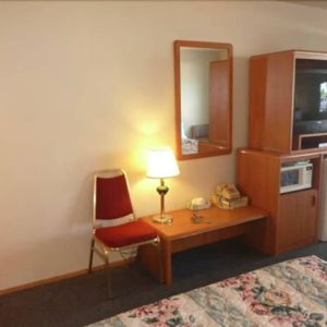 Day use room amenities at Milwaukie Inn Portland South.