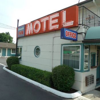 Hotel Milwaukie Inn Portland South image