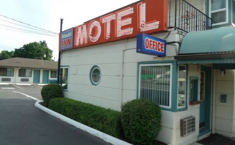 Hotel Milwaukie Inn Portland South image