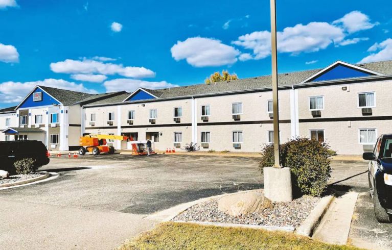 Coratel Inn & Suites By Jasper Northfield, Northfield