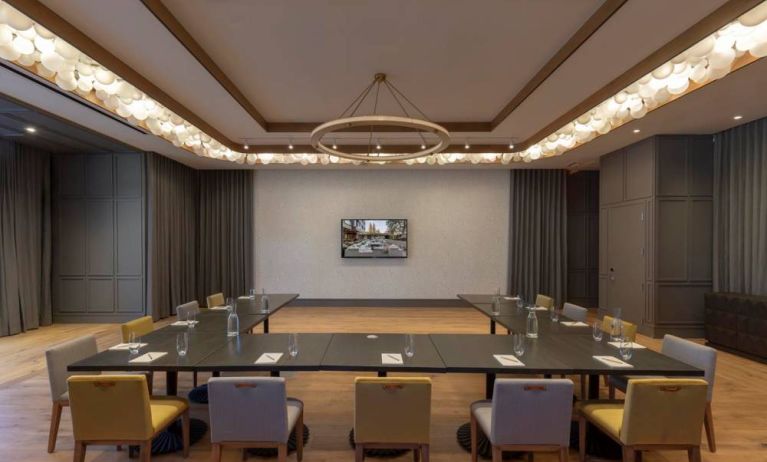 Professional meeting room at Park James Hotel.