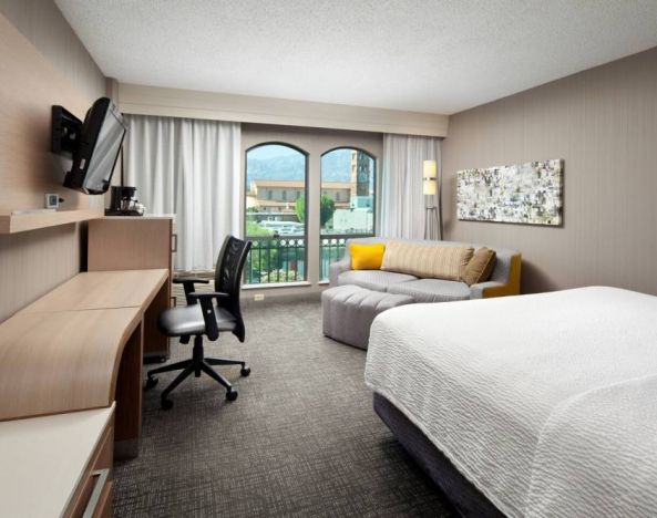 Courtyard By Marriott Pasadena