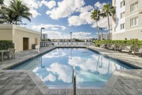 Hotel Homewood Suites By Hilton Miami Airport-Blue Lagoon image