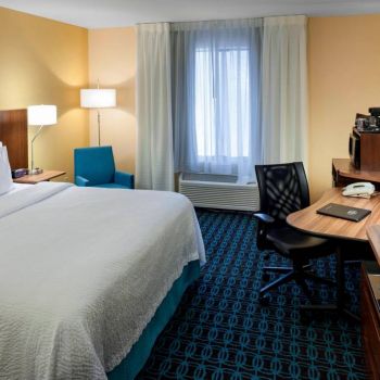 Hotel Fairfield Inn By Marriott Santa Clarita Valencia image