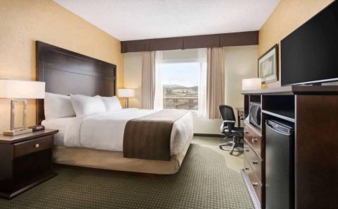 Hotel Days Inn By Wyndham Cranbrook Conference Centre image