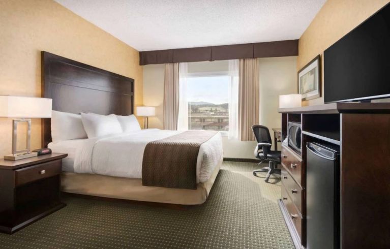 Days Inn By Wyndham Cranbrook Conference Centre, Cranbrook